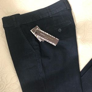 NWT. Dana Buchman Dark blue Jeans. Size 6.